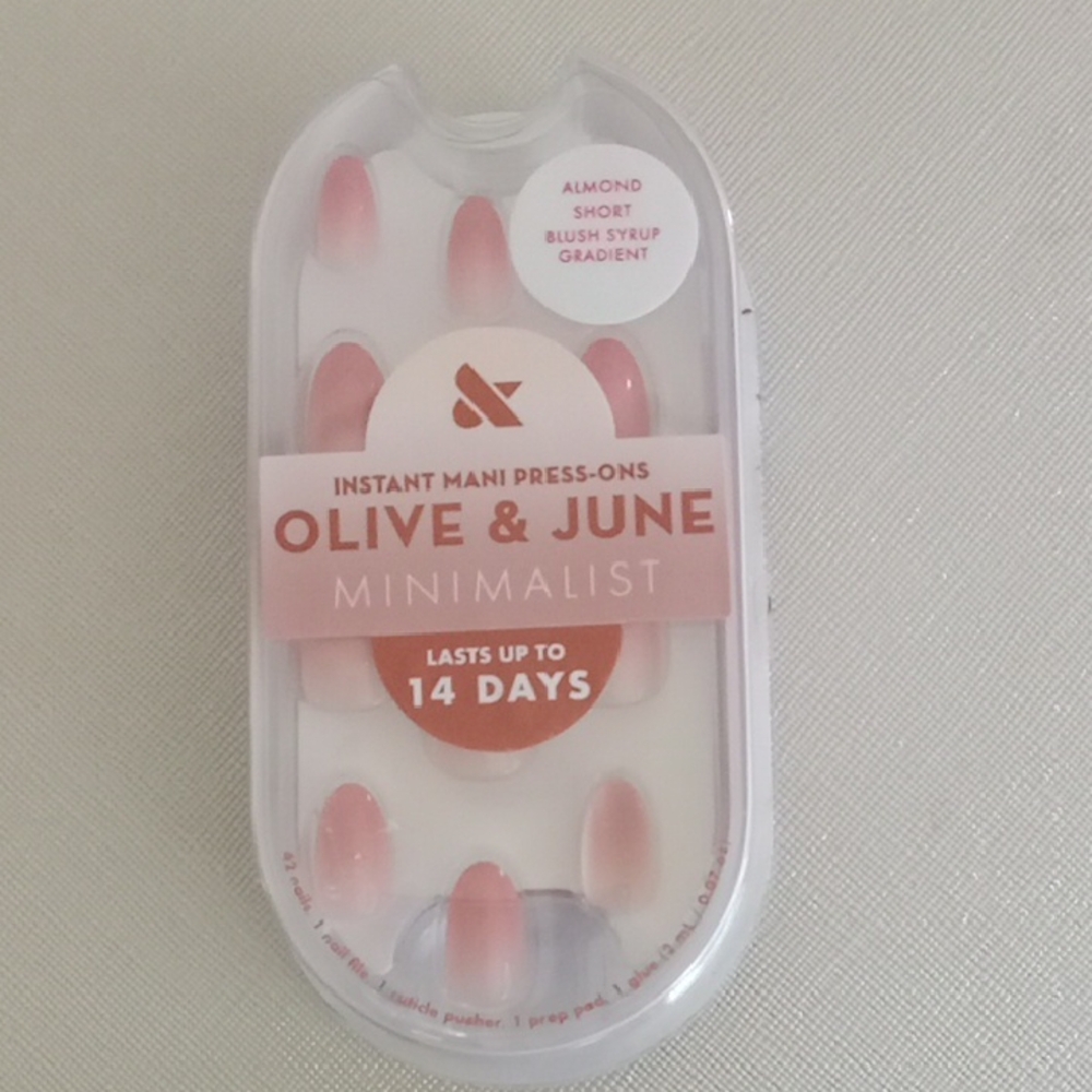 The Instant Mani Blush Gradient Press-On Nails